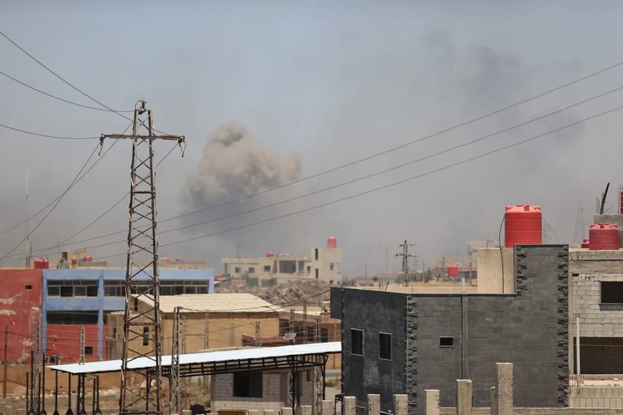 Israeli airstrikes hit Syrian army sites in Suwayda and Daraa after ceasefire, escalating tensions amid regional silence on Israeli violations.