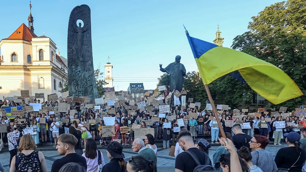 Ukrainian protest, anti-corruption law, Zelenskyy crackdown, Lviv demonstration, wartime unrest, Ukraine politics, public outrage, EU backlash