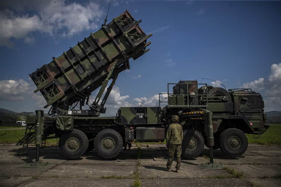US air defense systems, Ukraine, Bradley vehicles, 2025 arms sale