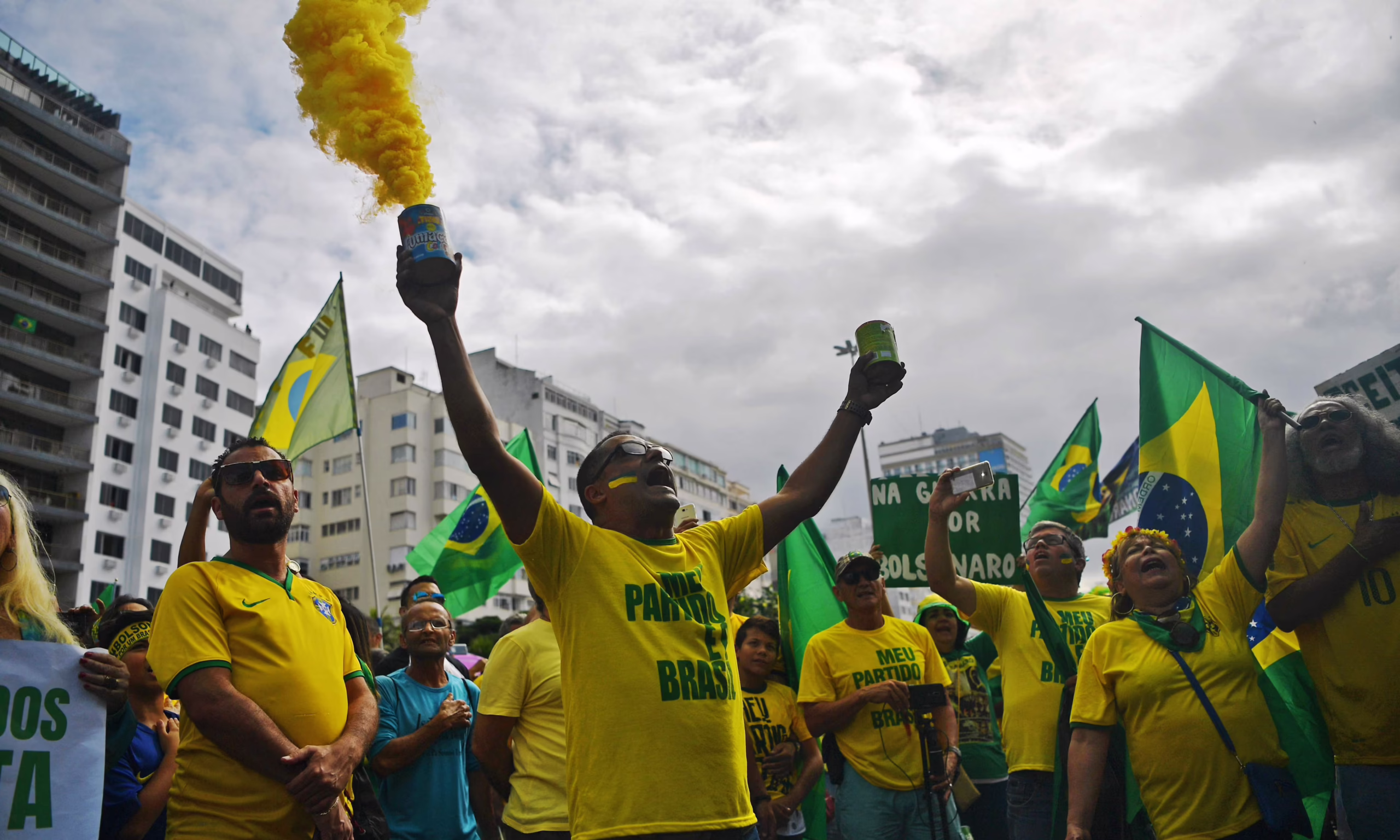 Jair Bolsonaro house arrest, Brasilia protest, Bolsonaro supporters waving US flags