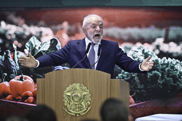 Brazilian president Lula signing environmental bill after vetoing pro-agribusiness provisions