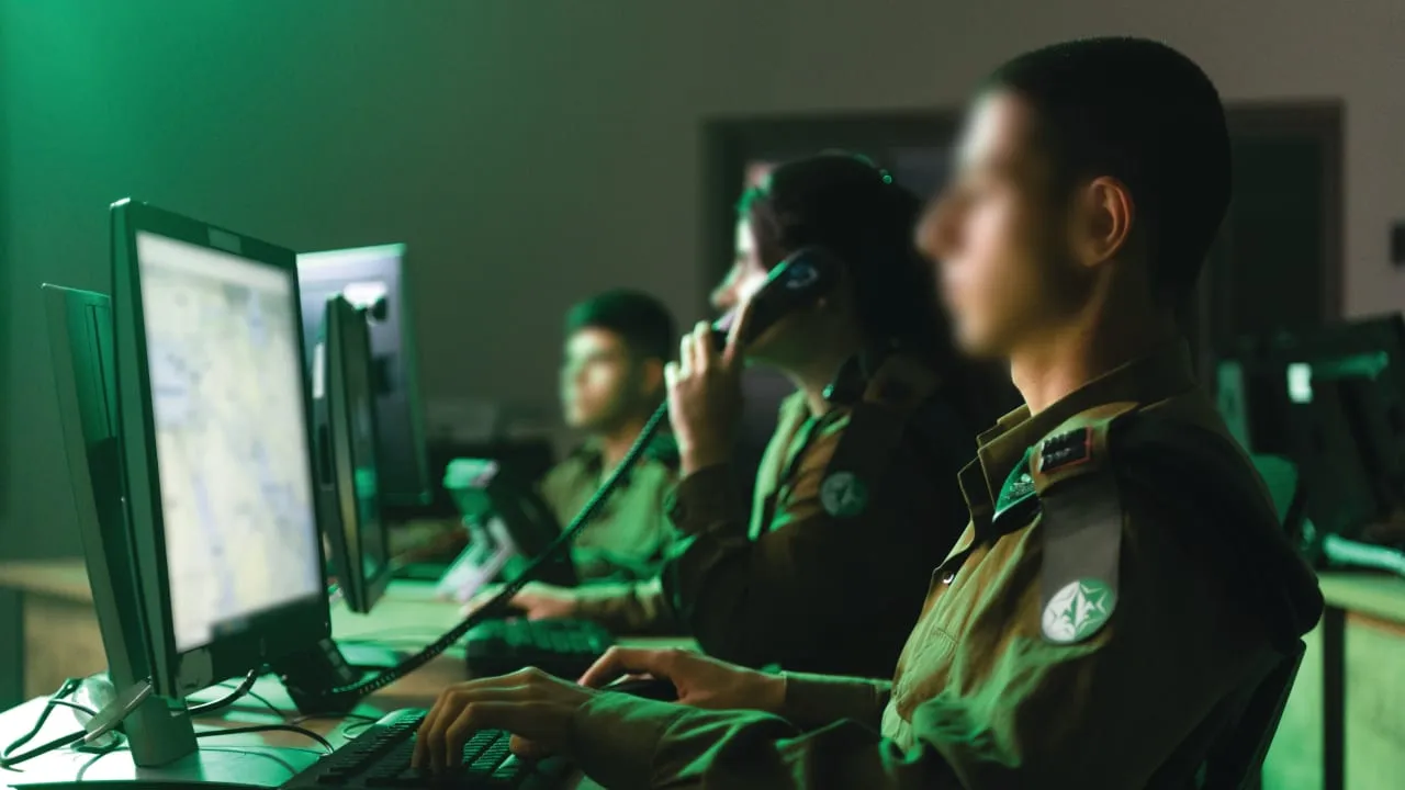 unit 8200 israeli intelligence operatives using microsoft azure cloud servers to monitor palestinian communications
