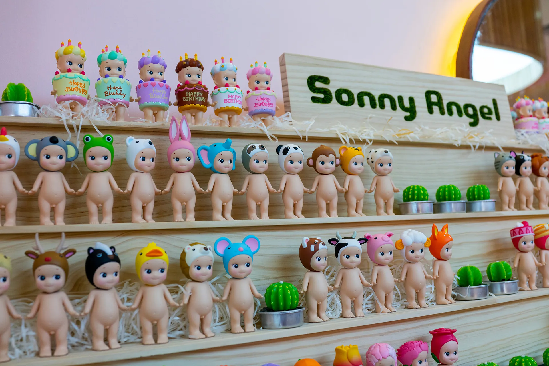 Sonny Angels Hippers vs regular Sonny Angels comparison, adhesive figurines vs collectible display dolls