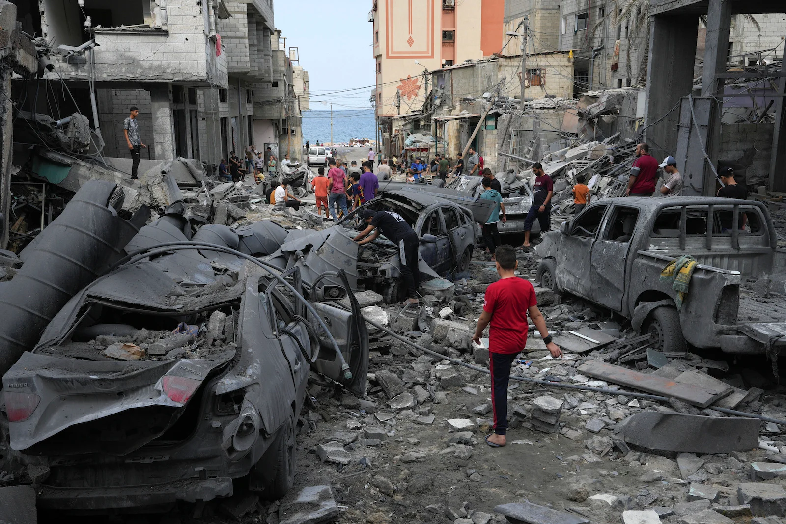 israel threatens to destroy gaza city if hamas rejects ultimatum
