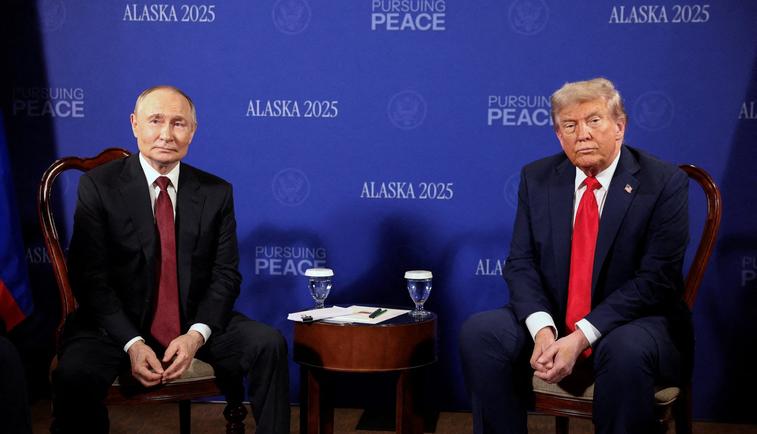 Donald Trump and Vladimir Putin at the Alaska peace summit on Ukraine
