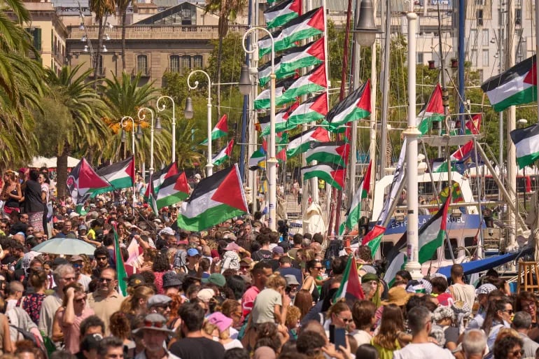 Aid flotilla defies Israel blockade to deliver support to Gaza civilians