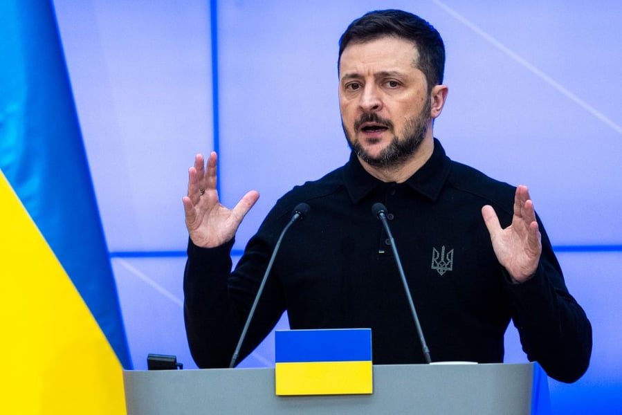 Volodymyr Zelenskyy calling for NATO and Western security guarantees