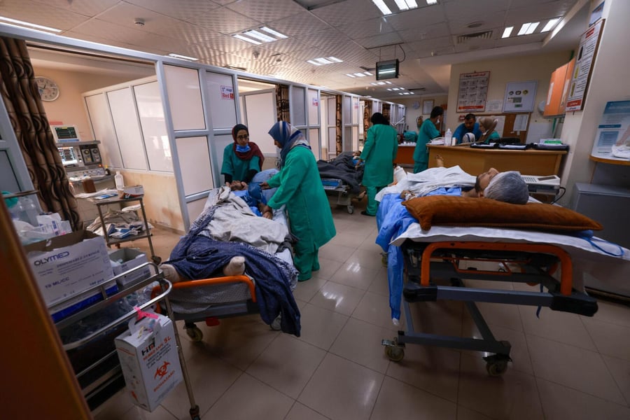 Gaza hospital staff working with limited power and oxygen supplies