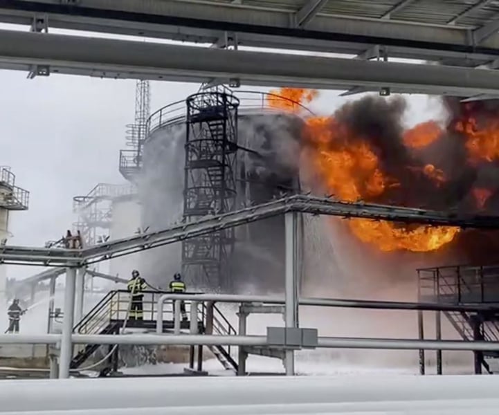 Gazprom Neftekhim Salavat Blaze Fire at Gazprom Neftekhim Salavat after Ukrainian drone strike