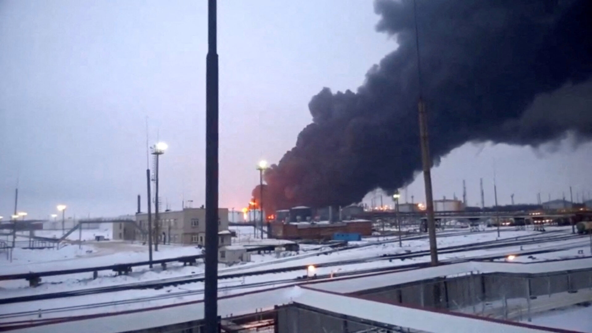 Fire at Gazprom Neftekhim Salavat after reported Ukraine strike