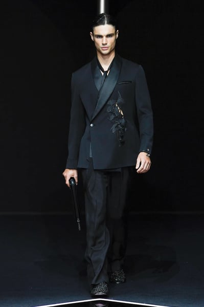 Soft-shouldered jacket and fluid trousers from Armani men’s look