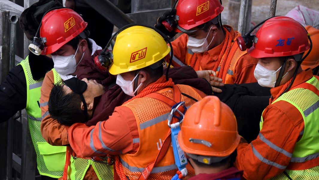192 miners reach the surface after power cut Rescued coal miners in Dnipropetrovsk region emerge from a shaft after power loss underground