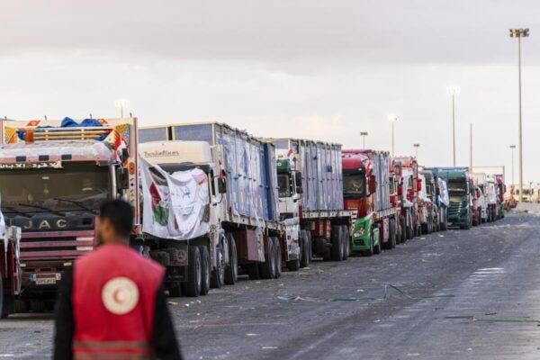 Aid trucks queue at Rafah Crossing as ceasefire talks wobble during Day 672 of the Israel–Palestine conflict