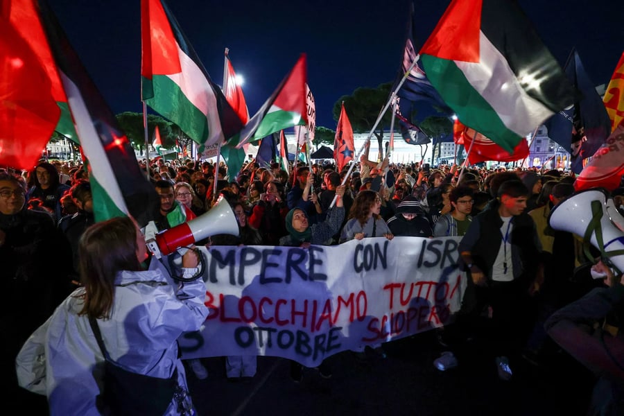 Protesters in Rome rally after the flotilla was intercepted