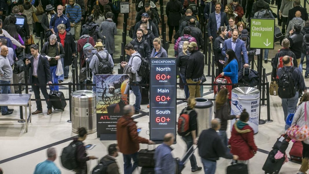 Government shutdowns in the United States, Passengers in long TSA security lines as staffing strains during shutdown