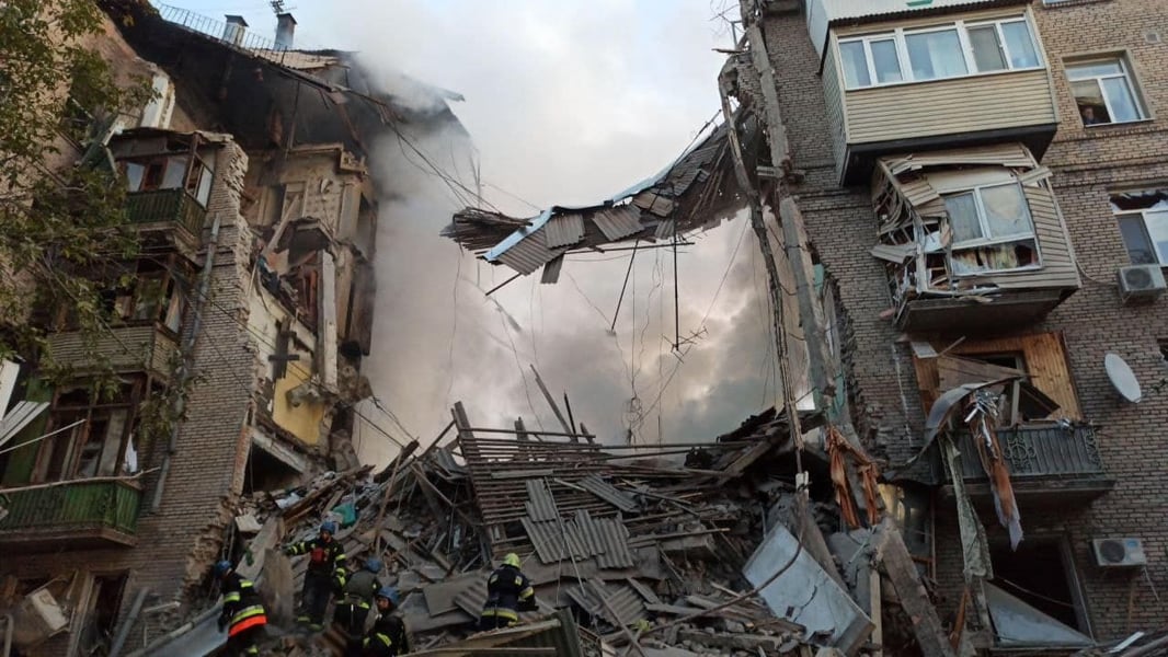 Damage across Zaporizhzhia settlements — Ukrainska Pravda Damaged roof in Zaporizhzhia region after repeated strikes on frontline settlements.