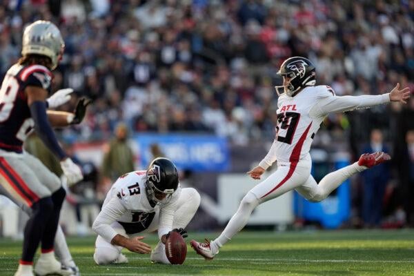 Michael Penix Jr. throwing a pass for Atlanta Falcons vs Washington Commanders 2025