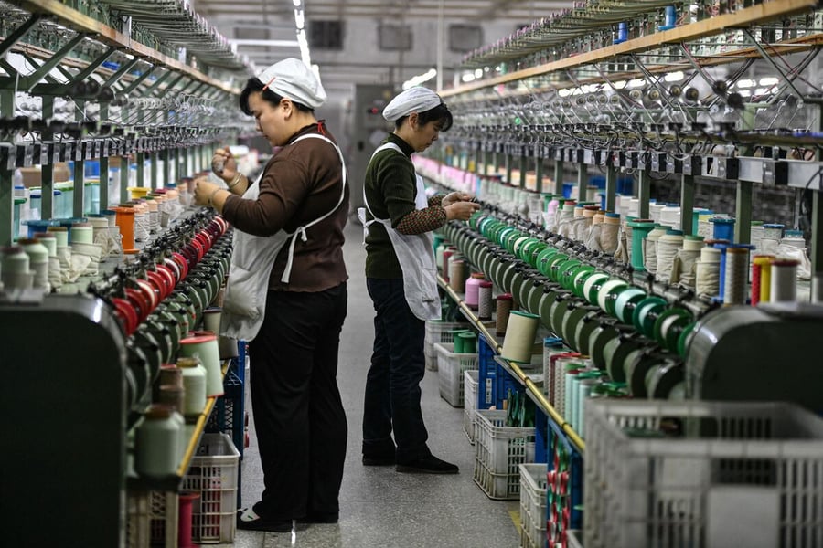 Empty Chinese factories during November 2025 manufacturing crisis - 8th month contraction
