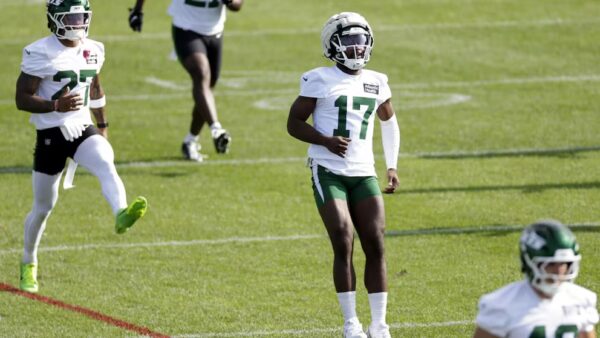 New York Jets Kris Boyd hospital gown Instagram post after Manhattan shooting readmission