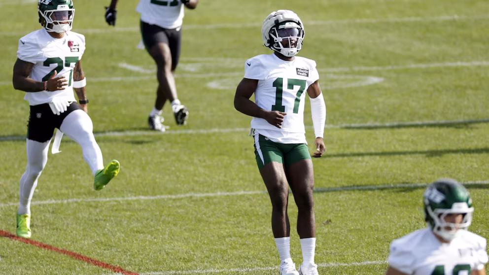 New York Jets Kris Boyd hospital gown Instagram post after Manhattan shooting readmission
