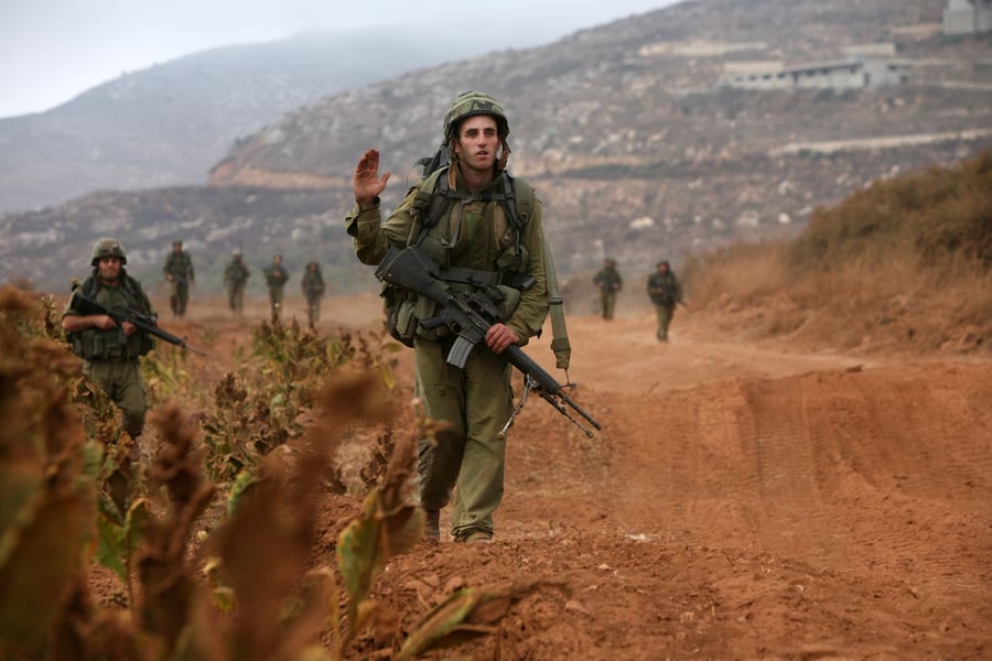 Lebanese army soldiers poised at the Israel-Lebanon border amid rising tensions in 2025
