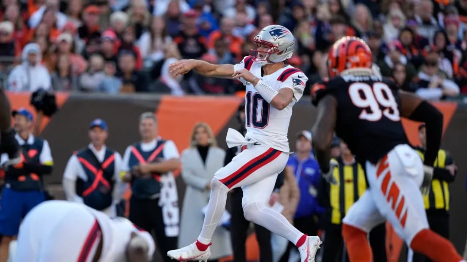 New England Patriots players celebrate securing ninth straight win in NFL 2025 Week 12