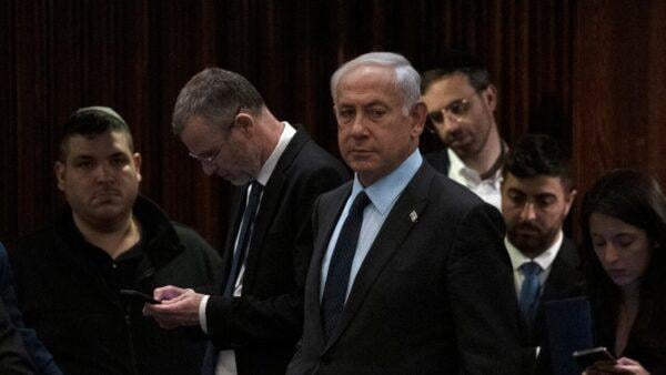 Itamar Ben Gvir presenting controversial death penalty bill in the Knesset