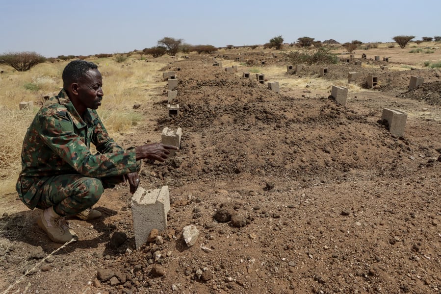 Displaced Sudanese refugees flee El Fasher after RSF takeover in November 2025 humanitarian crisis