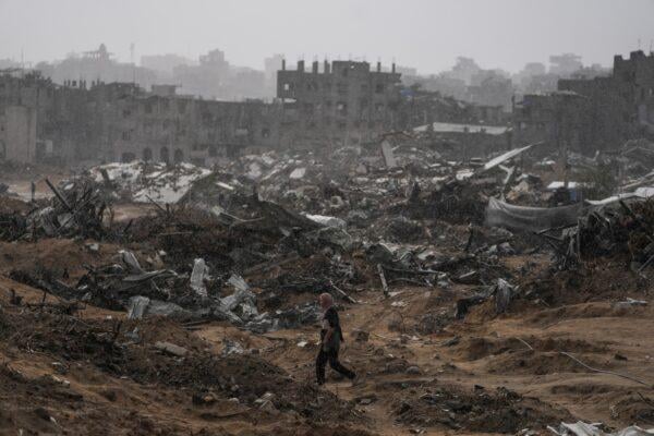 Destruction and displaced civilians during Sudan civil war in West Kordofan, 2025