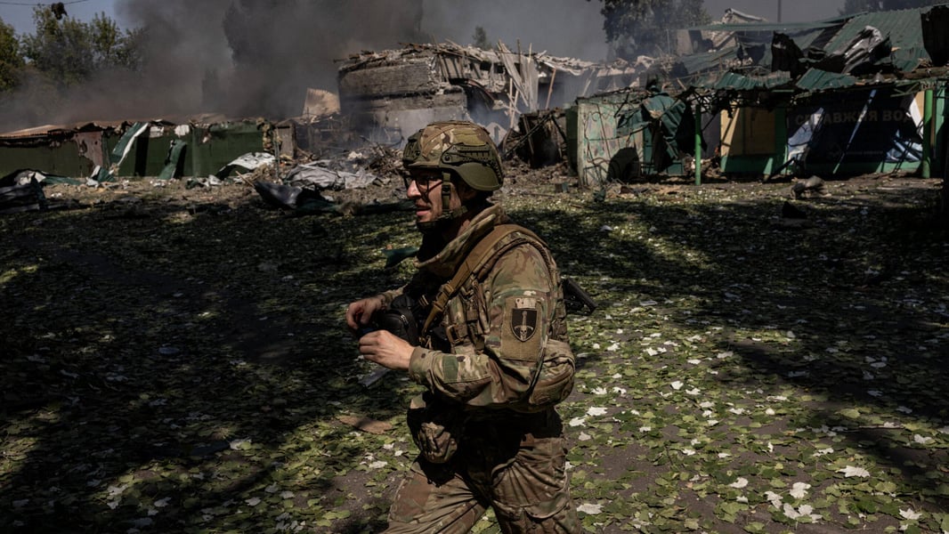 Ukrainian troops in intense combat at Pokrovsk Ukrainian special forces engage Russian troops in Pokrovsk, eastern Ukraine, 2025
