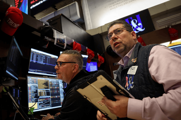 Wall Street digital stock chart showing Nasdaq surge in November 2025 amid tech rally