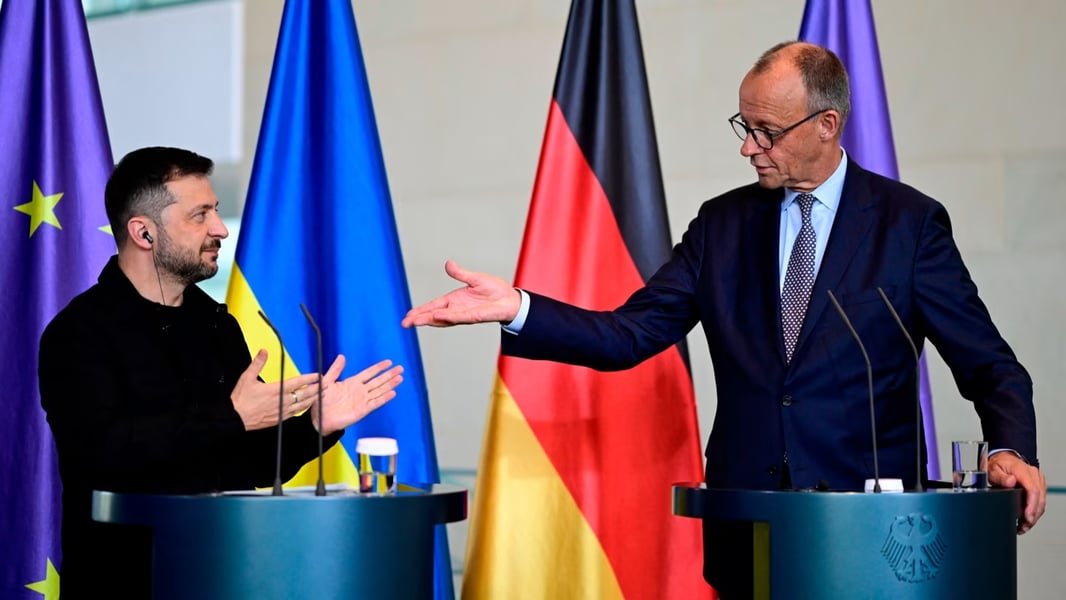 Tusk reveals Berlin talks force Ukraine territorial concessions to US