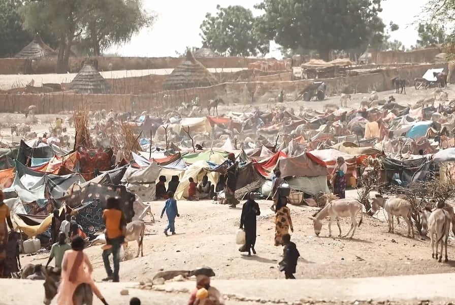 Overcrowded refugee camps eastern Chad Sudanese families from el-Fasher