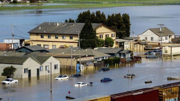Flooded highways in California during catastrophic Christmas storm with 43 million residents under flood warnings
