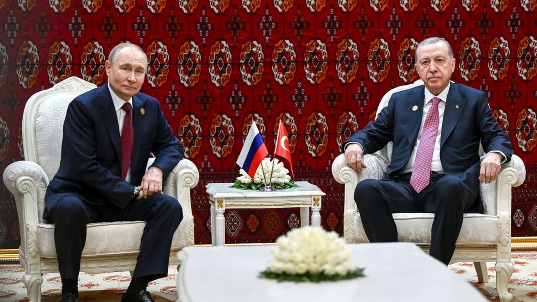 Turkish President Erdogan meets Russian President Putin at Turkmenistan summit to discuss limited ceasefire proposal
