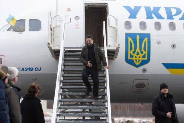 Zelenskyy arrives US for critical Trump peace talks amid Russia Ukraine war