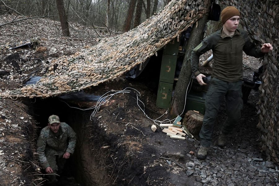Russian forces advance on eastern Ukraine frontlines