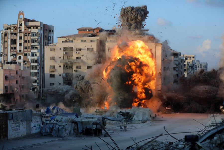 Palestinian civilians forced to evacuate amid Israel’s ongoing genocide in Gaza