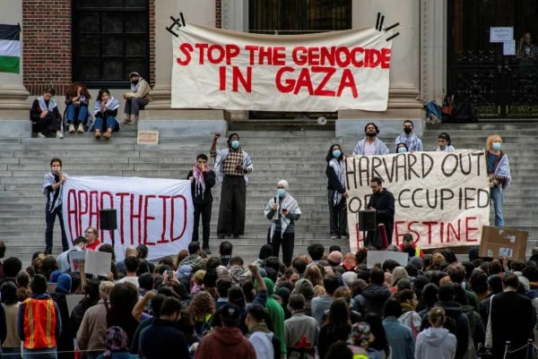 Destruction in Gaza as Israel continues military assault amid US and EU diplomatic backing