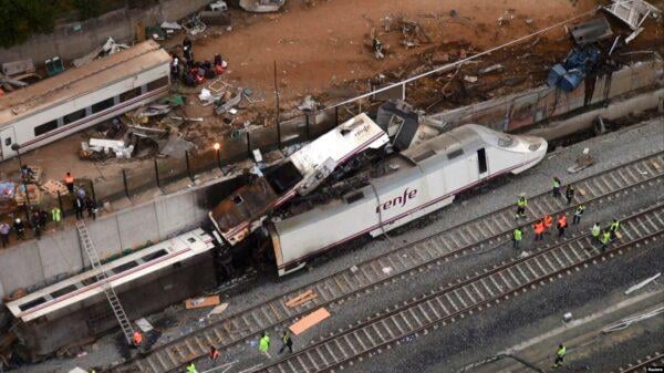 Spain train derailment in Córdoba as emergency services respond to deadly high-speed rail crash