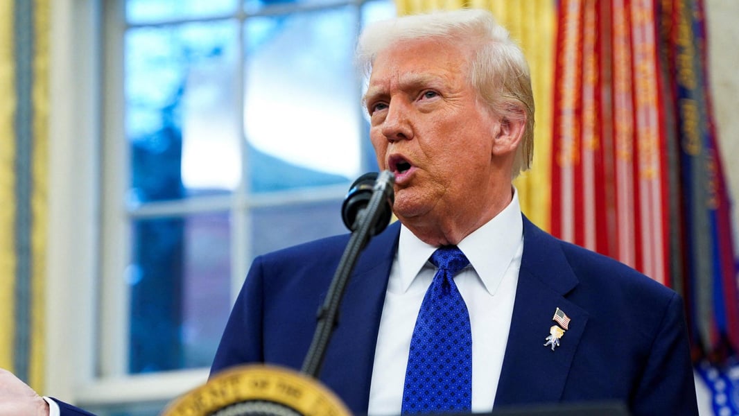 Donald Trump says Ukraine is holding up peace talks