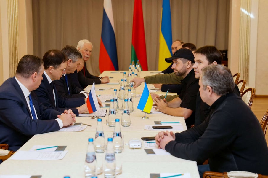 Russia-Ukraine diplomacy remains frozen
