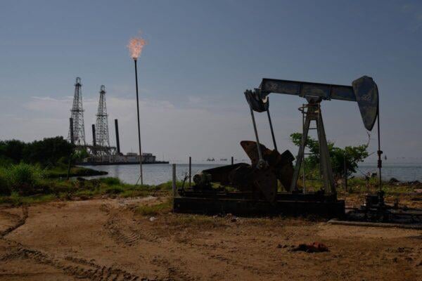 US military presence at Venezuelan oil fields as global supply concerns rise