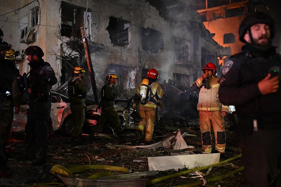Iranian missile strike hits Tel Aviv amid Israel Iran war escalation
