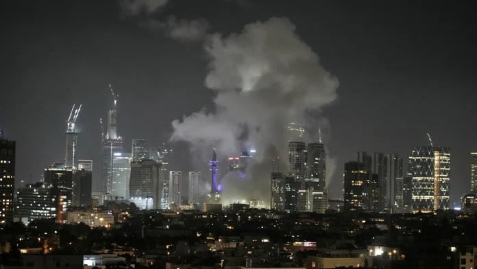 Iranian missile strike over Tel Aviv after US-Israel attacks on Iran