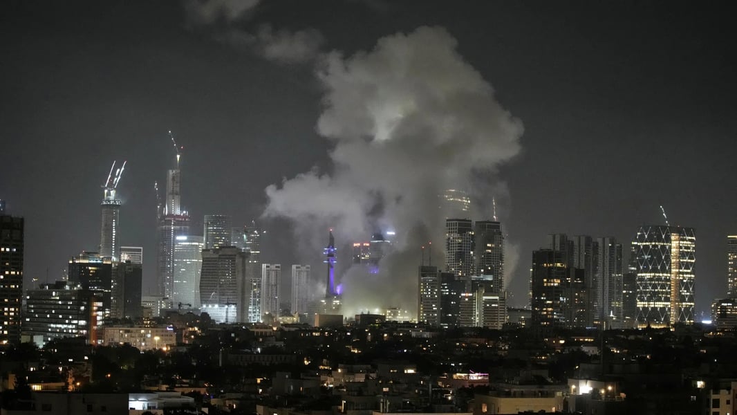 Iranian missile strike over Tel Aviv after US-Israel attacks on Iran