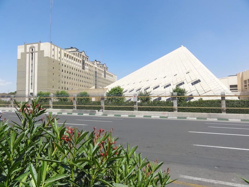 Iran nuclear facility at Natanz amid NPT withdrawal debate and IAEA tensions
