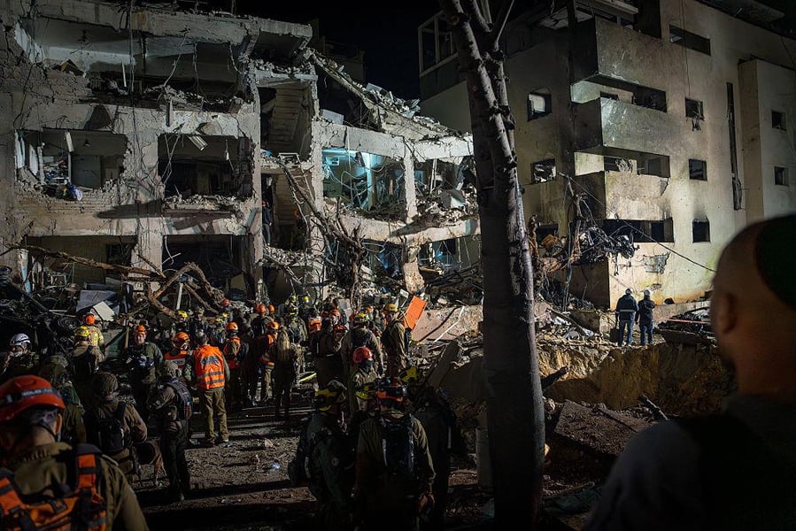 Israel attacks Iran as missile strikes hit Tehran and Tel Aviv in 2026 war