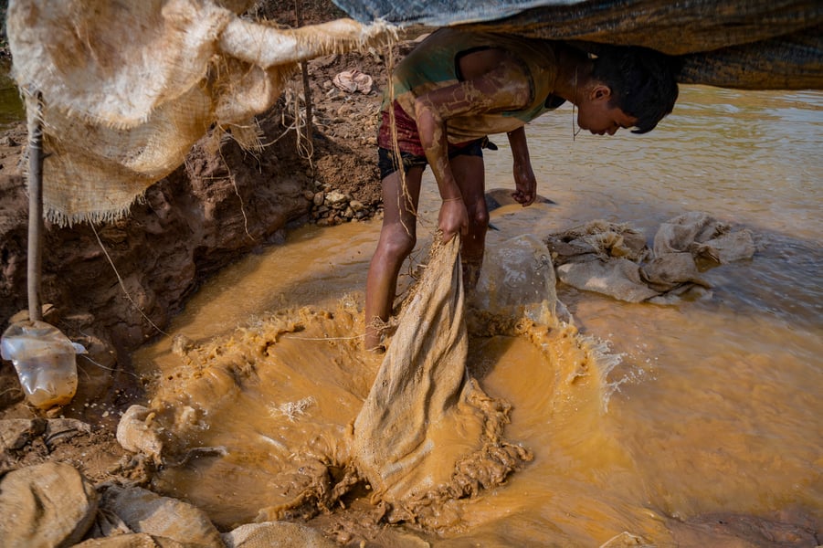 Orinoco Mining Arc Gold Extraction Gold mining operations in Venezuela’s Orinoco Mining Arc
