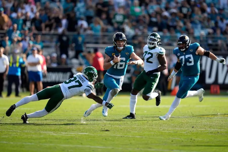 Trevor Lawrence leading Jacksonville Jaguars as team ignores 2026 NFL QB draft class